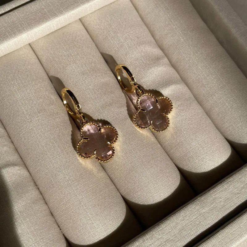 Brinco Van Cleef rosa bebe